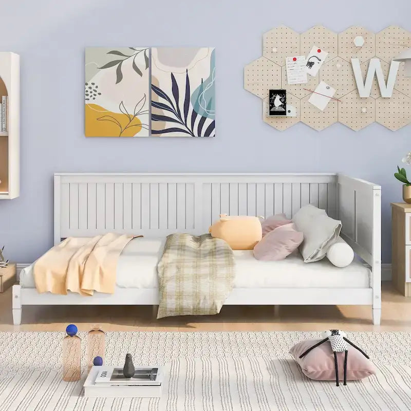 Lit de repos en bois avec dossier et accoudoirs