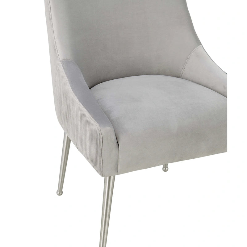 Chaise d'appoint en velours plissé gris clair