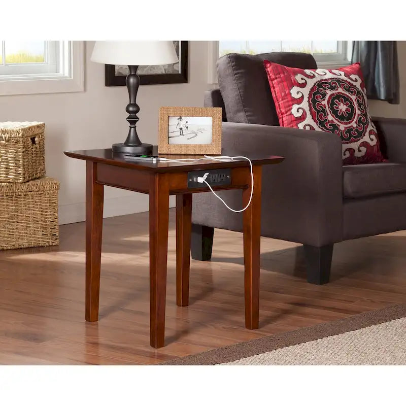 Table d'appoint Shaker avec chargeur en noyer