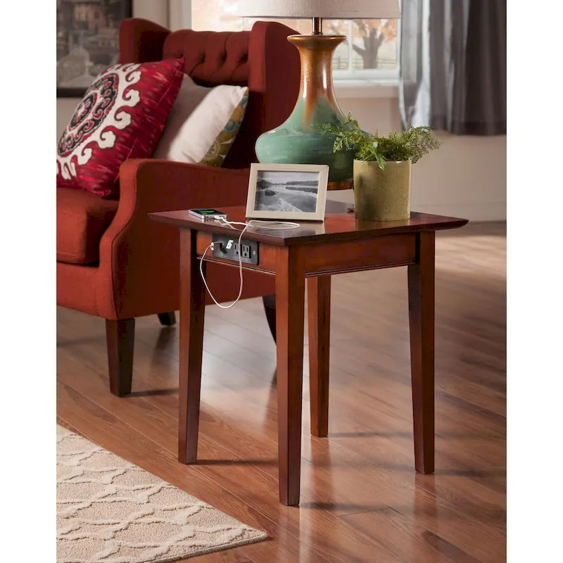 Table d'appoint Shaker avec chargeur en noyer